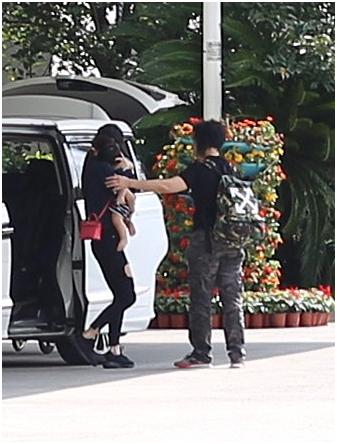 抱baby的正确方式,正确抱婴儿姿势及抱法