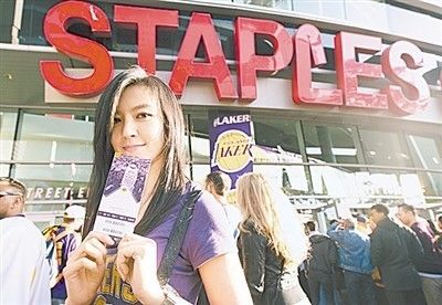 勇士夺冠詹蜜的心路历程,勇士球迷颜值