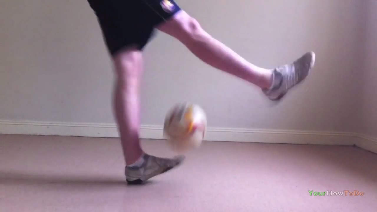 足球踩球教学教案,足球有哪些假动作或过人方法