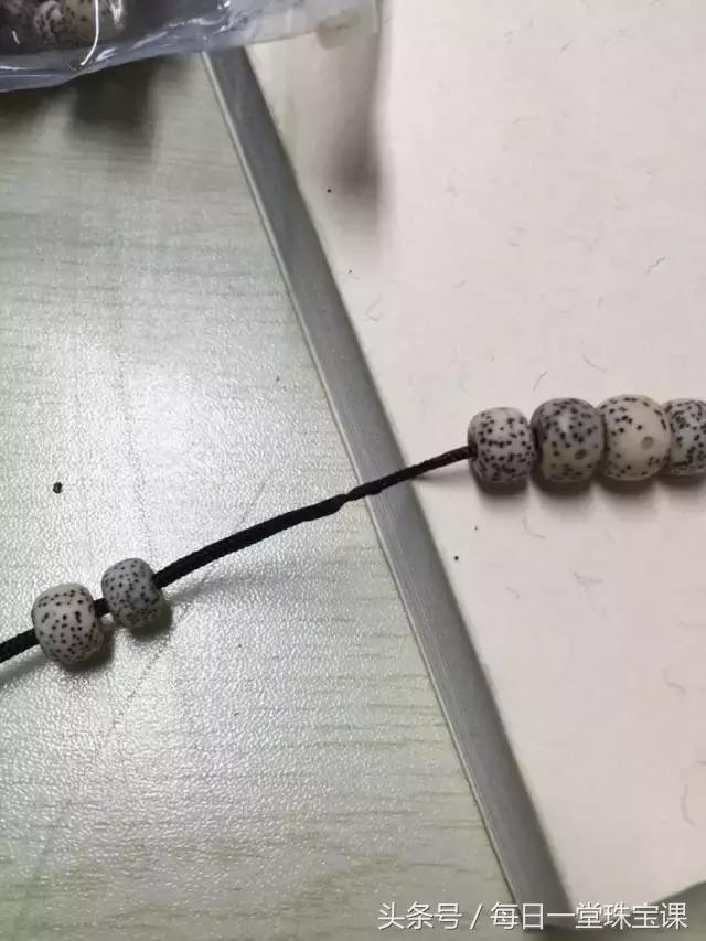 手串突然断掉是什么征兆,手串链子断了怎么换新的