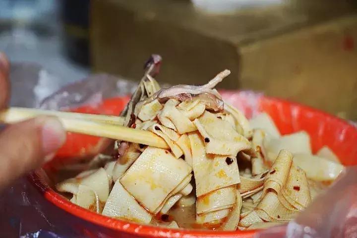 好吃到没朋友的下句是什么,大连二七广场焖子谁家最好吃