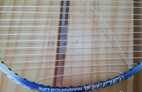 羽毛球穿线如何辨别穿线好坏,羽毛球拍穿线教程全过程