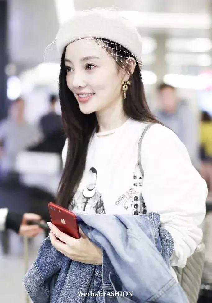 刘诗诗唐嫣甜蜜日常,一入秋便是深秋