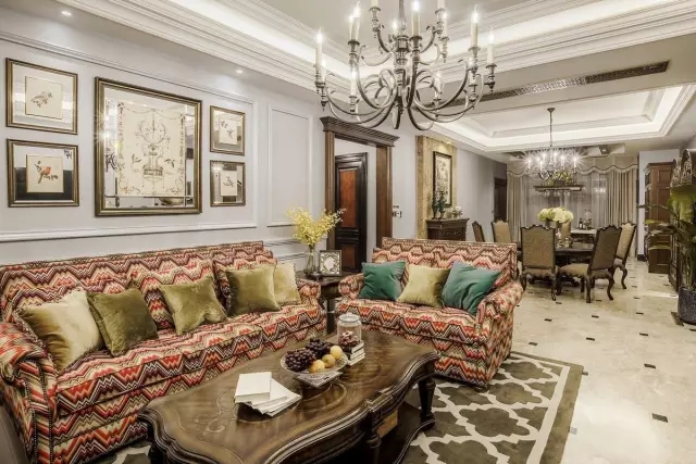 昆明贝壳粉美式装修效果图,昆明135平层轻奢美式装修