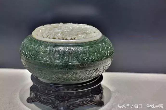 当初遍地无人识，如今身价飙千倍！现在去*疆新**捡石头，还来得及吗