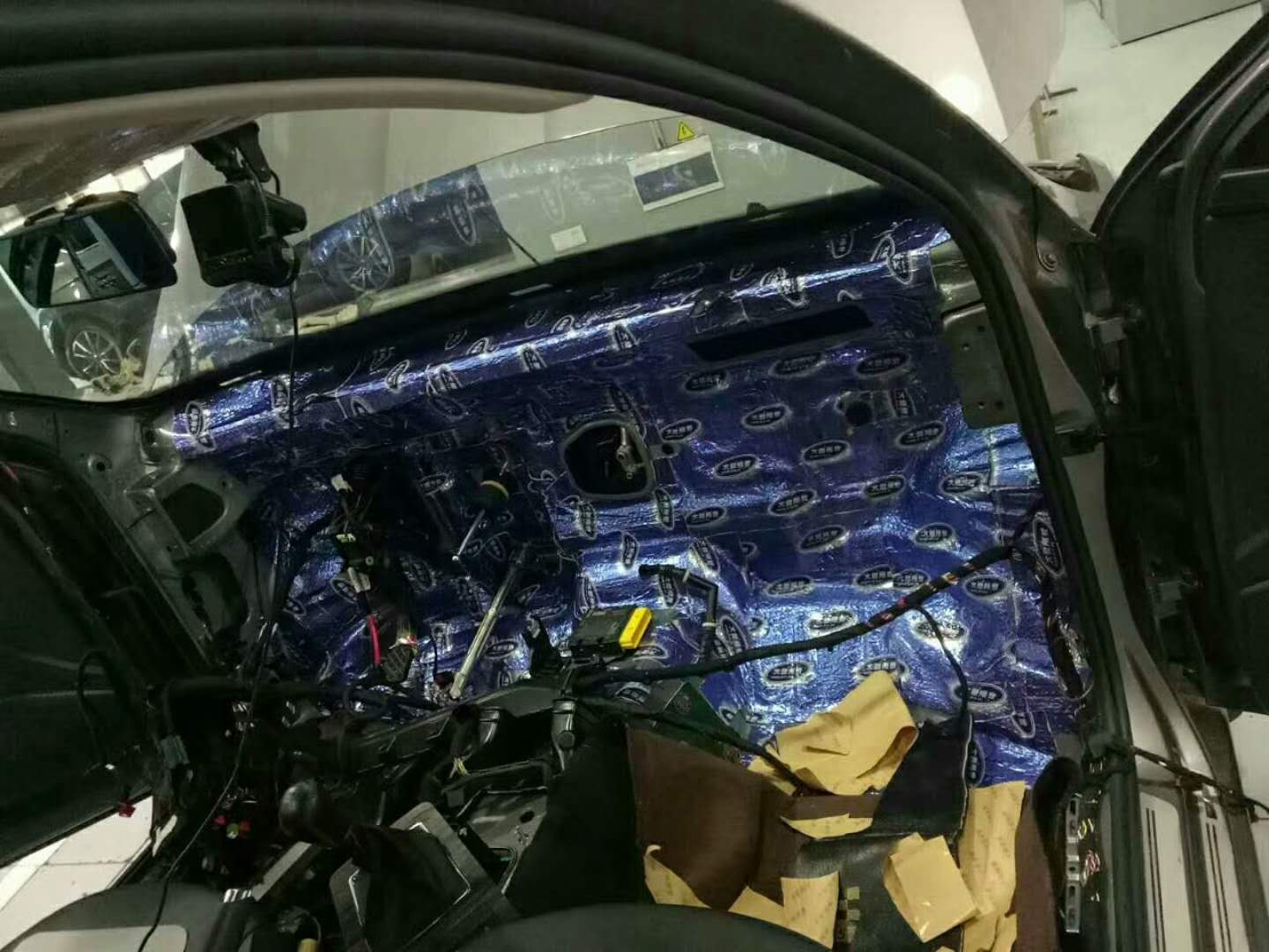 斯柯达明锐汽车隔音、含挡火墙，难以忍受的车内异味得到解决