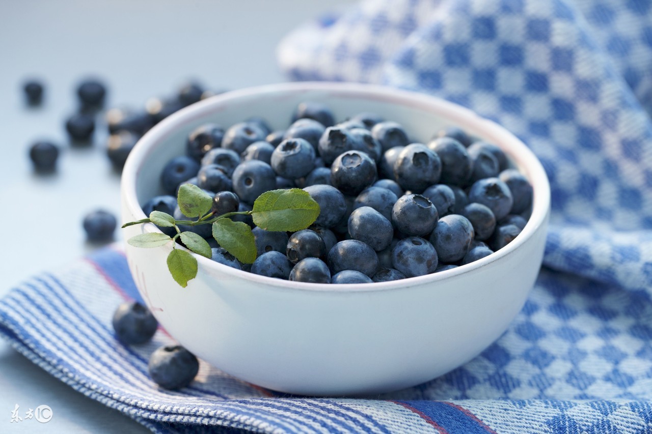 孩子眼睛近视吃什么食物对眼睛好,给孩子吃什么食物对眼睛好