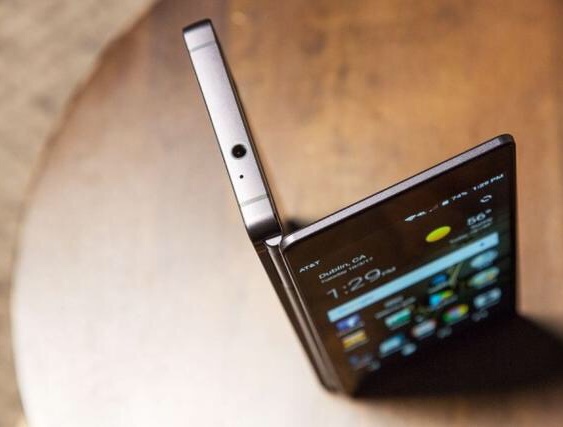 中兴AxonM折叠屏手机发布，网友：原来两块屏幕合起来就是折叠屏