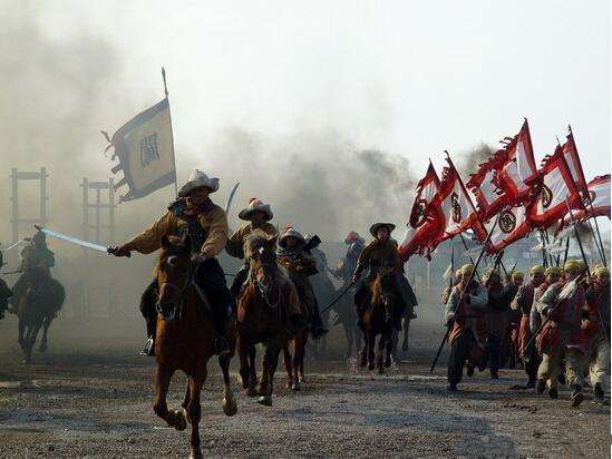 此人差点做了皇帝，县令刨了他的祖坟，从此扬名天下