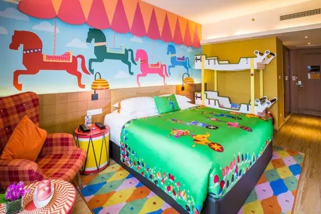 比游乐场的项目还要刺激吧,马戏酒店杂技房和魔术房区别