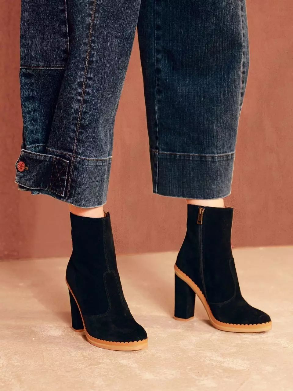 chloe和弟弟妹妹,chloe的妹妹