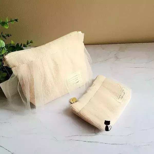 扬州妹纸们像你这种青春美少女，不光是化妆品，连收纳包也要漂亮