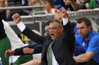 王大雷神技扑救第一国门堪当大任,王大雷曾诚经典扑救