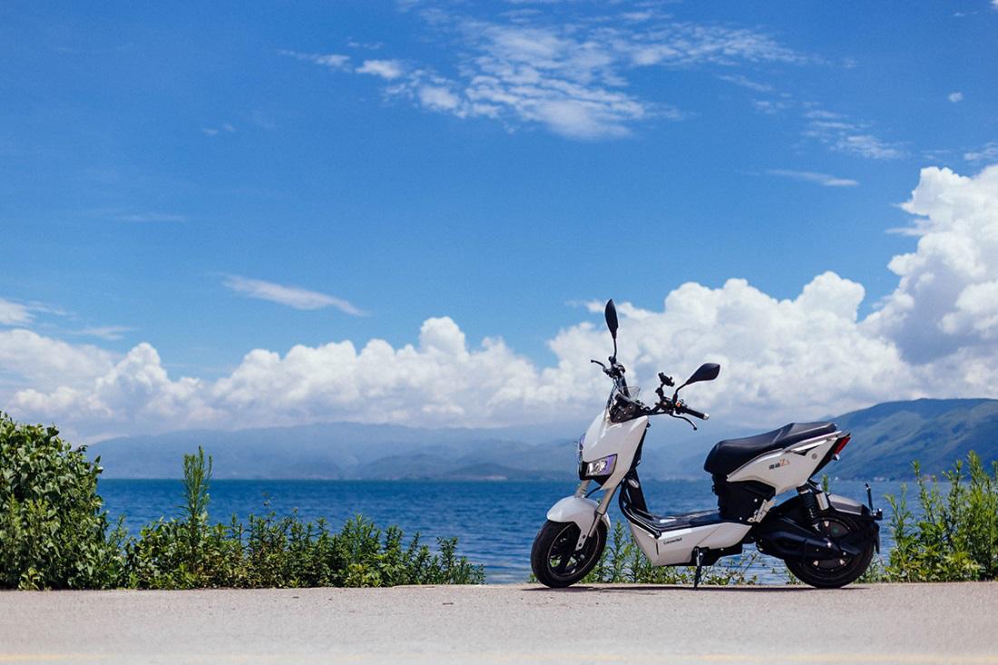 雅迪变比亚迪视频,雅迪特斯拉