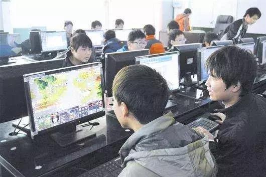 适合课堂玩的课堂游戏,老师上课玩游戏的视频