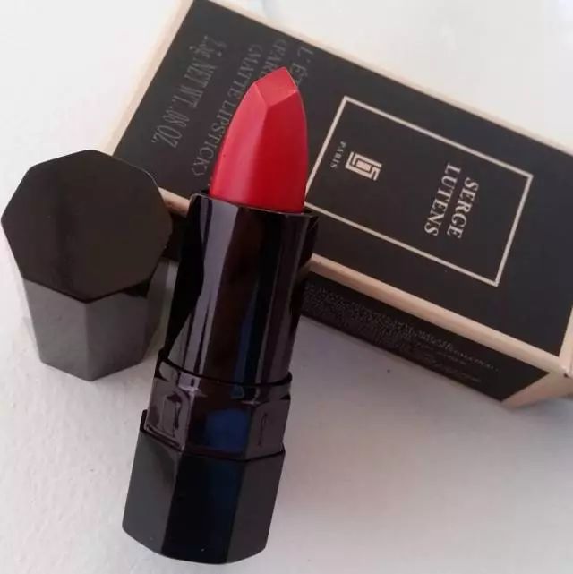 有热门色，也有冷门色，这20支是我最近爱用的口红~