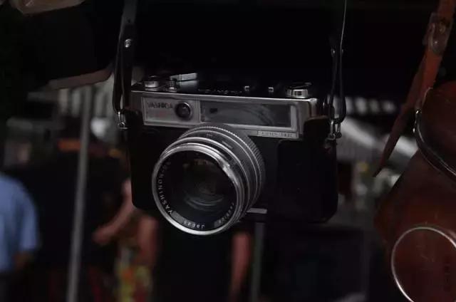 为什么相机快门按下去拍不了照片,为什么相机快门按着不清脆