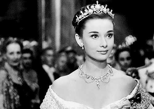 用下巴画圆治颈椎病,脖子画圆圈教程