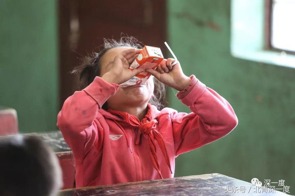 鹿晗泥坑,鹿晗在泥坑里