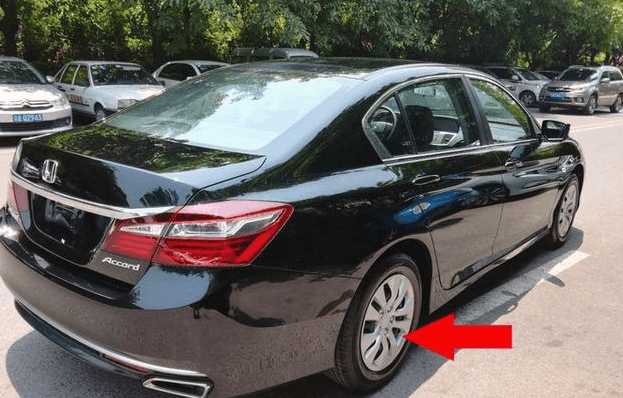 十代雅阁跟十代半雅阁减配的地方,偶遇雅阁