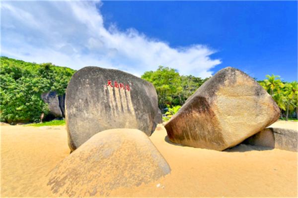 三亚看海美食攻略最值得去的地方,去三亚看海必打卡