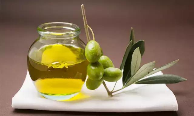 告别秋冬皮肤干燥,橄榄油护肤提亮保湿补水