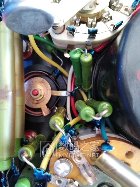 一块1964年2月上海震华电器厂制造500型万用表！