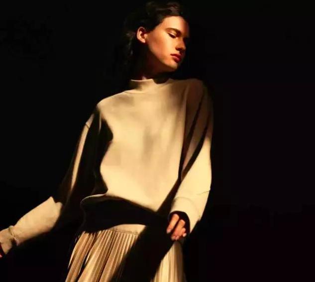 除了它也没谁了！既减龄又百搭，可以从20岁穿到50岁！