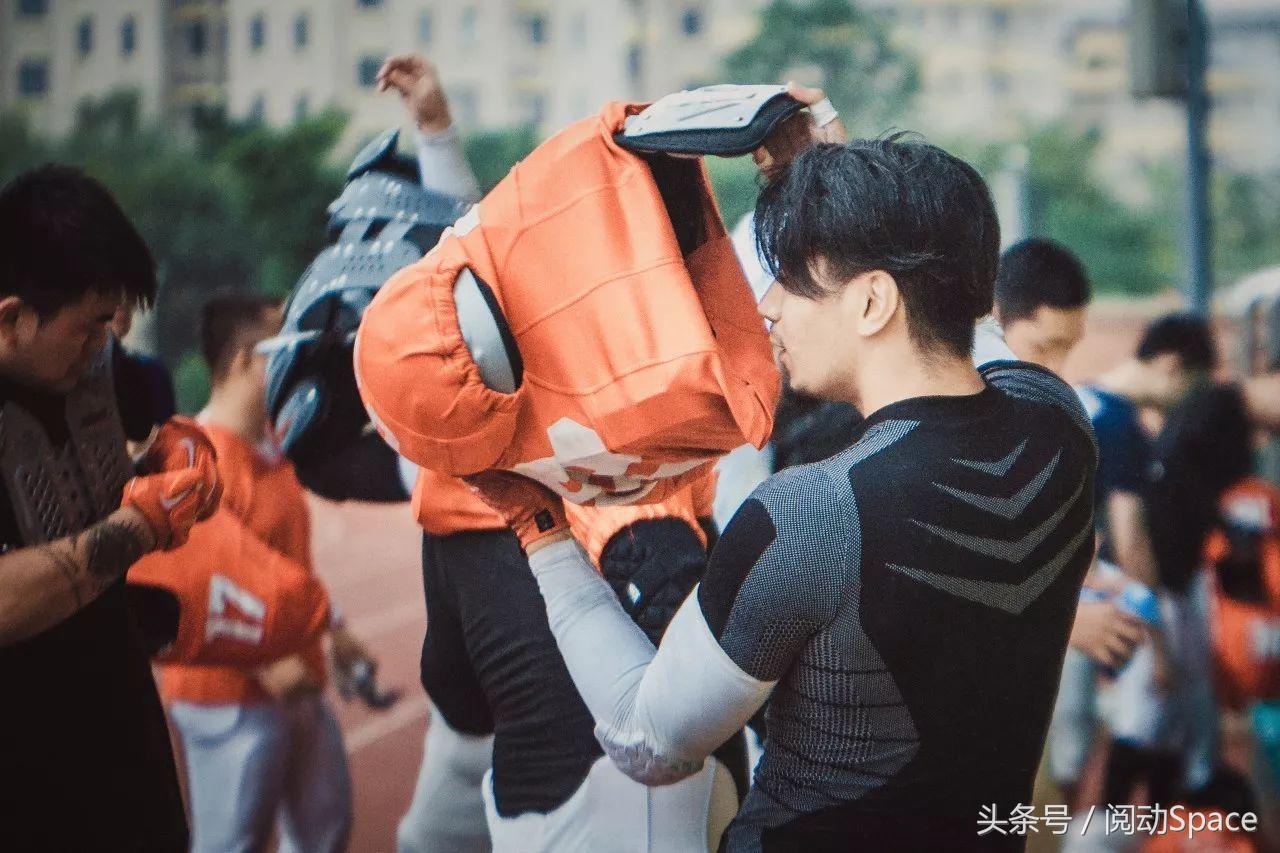 中国人不玩橄榄球的原因,为啥中国人不玩美式橄榄球