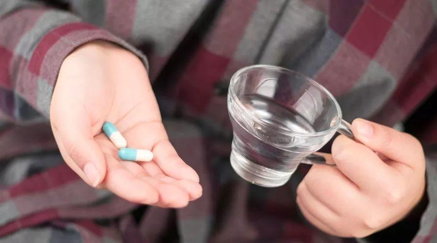 如何预防老年斑学会这几种方法,中老年人怎么去除老年斑