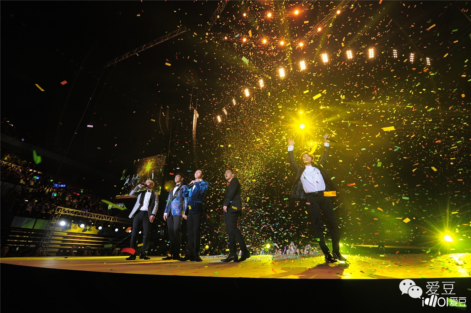 qq音乐盛典bigbang,qq音乐盛典bigbang领奖合集