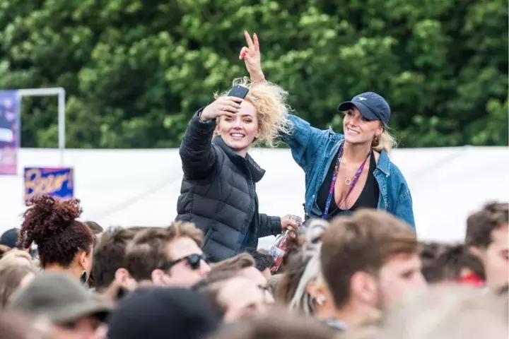 曼彻斯特原声无配乐,曼彻斯特曼联队歌