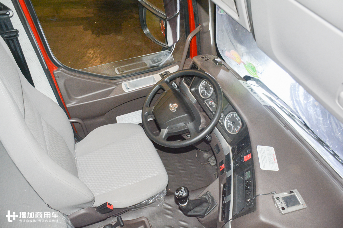 新款乘龙h5v牵引车报价,中长途重卡