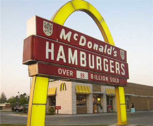 麦当劳改名金拱门什么看法,麦当劳改名金拱门官方
