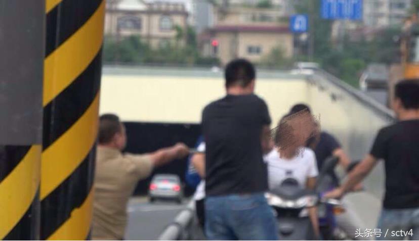 鐜板満渚胯。鎶撴崟缃姱瀹炲綍,110鎶撴崟鐜板満瑙嗛