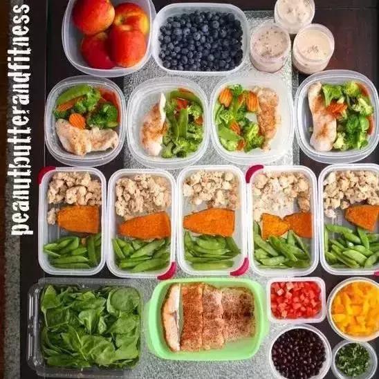 新手小白学健身餐,网红健身教练的锻炼方法