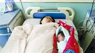 女幼师因为爱情不顾安危孕育宝宝，夫妻历经7个月创造生命奇迹！