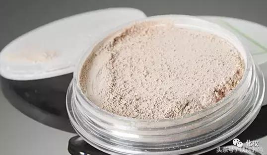 化妆知识护肤知识,化妆散粉和粉饼有什么区别