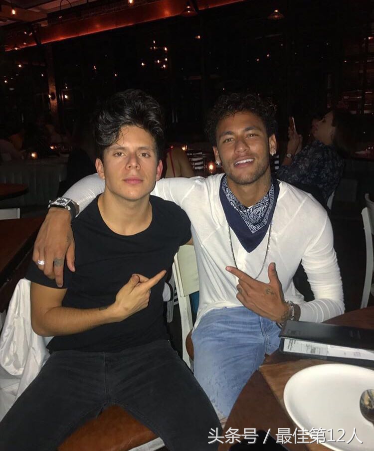 内马尔换发型,内马尔发型变化