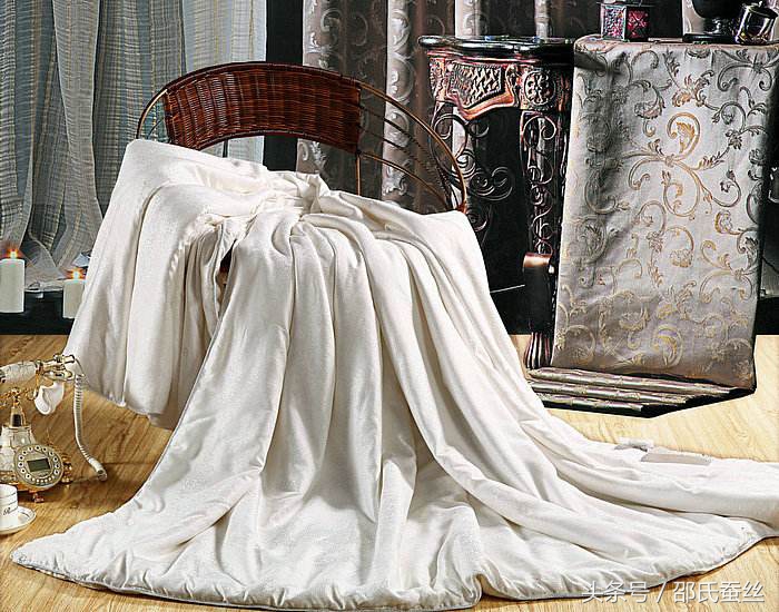 水洗夏凉蚕丝被,蚕丝被家庭水洗的正确方法