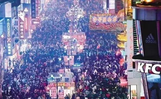 沈阳民族工商业的发源地，中国第一条商业步行街，无数辉煌铸就沈阳中街！