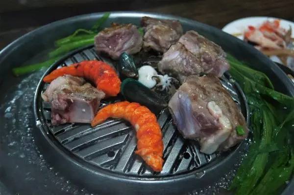 泰国很流行一款甜品,泰国甜品芋圆椰汁糖水