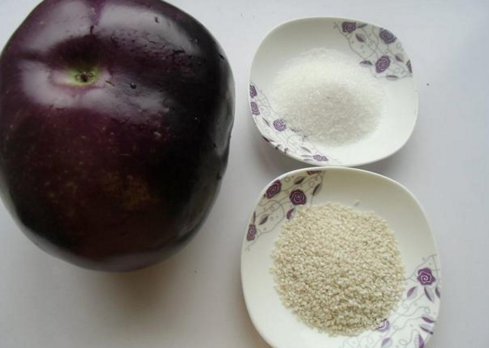 油炸脆皮茄子条外焦里嫩,油炸茄子丝外酥里嫩