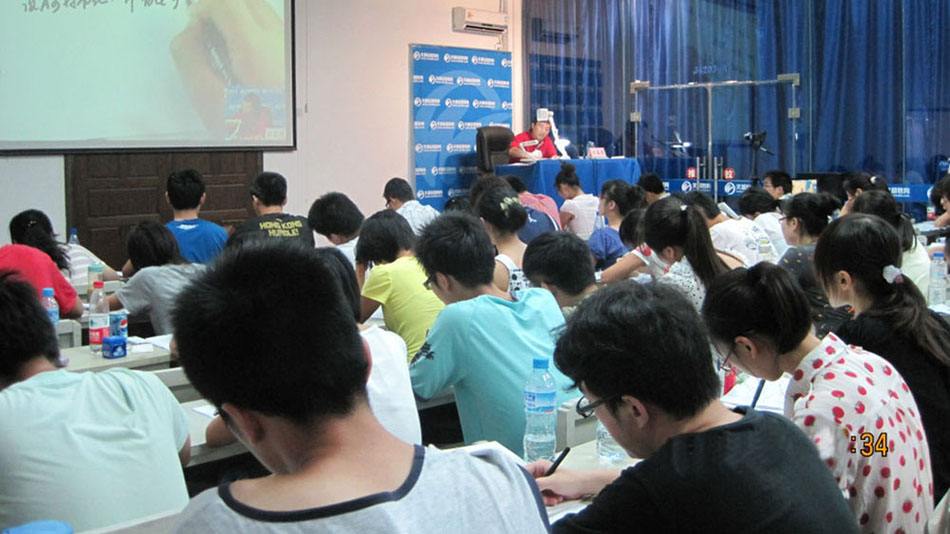 成绩一般的学生考研985大学难度大吗?考研不是高考!