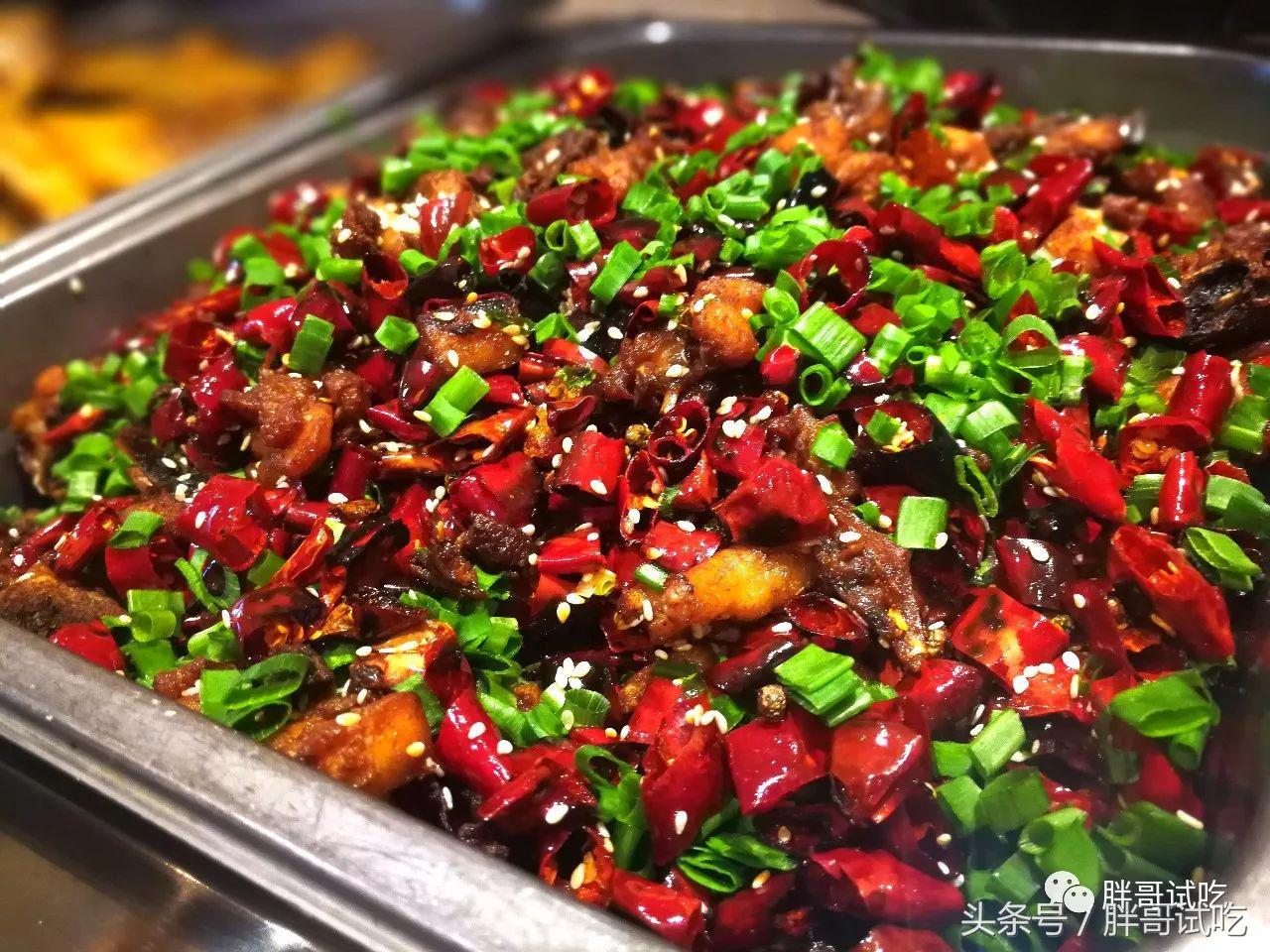 胖哥枣庄辣子鸡,枣庄胖哥吃龙虾视频