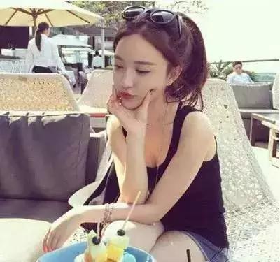 网红王思聪和女伴,王思聪和angelababy关系