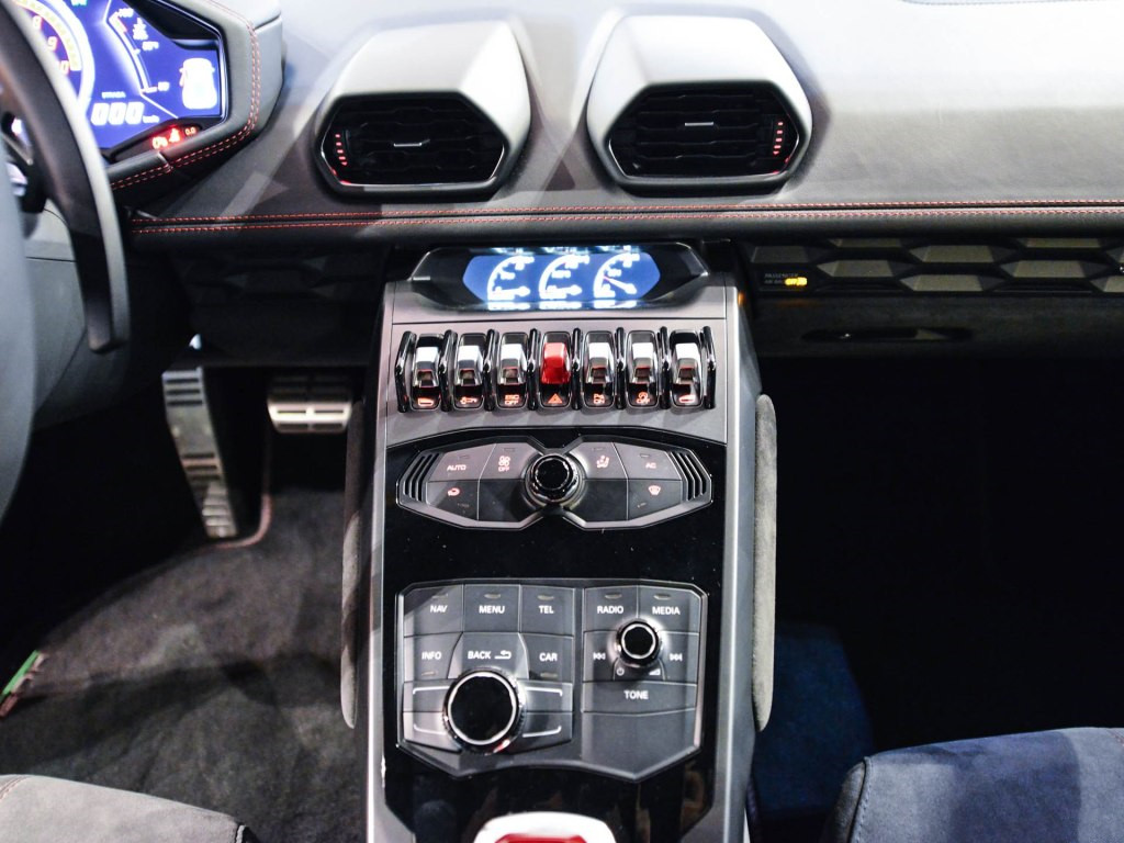 39万的兰博基尼值得买吗,博兰基尼哪个版本最贵