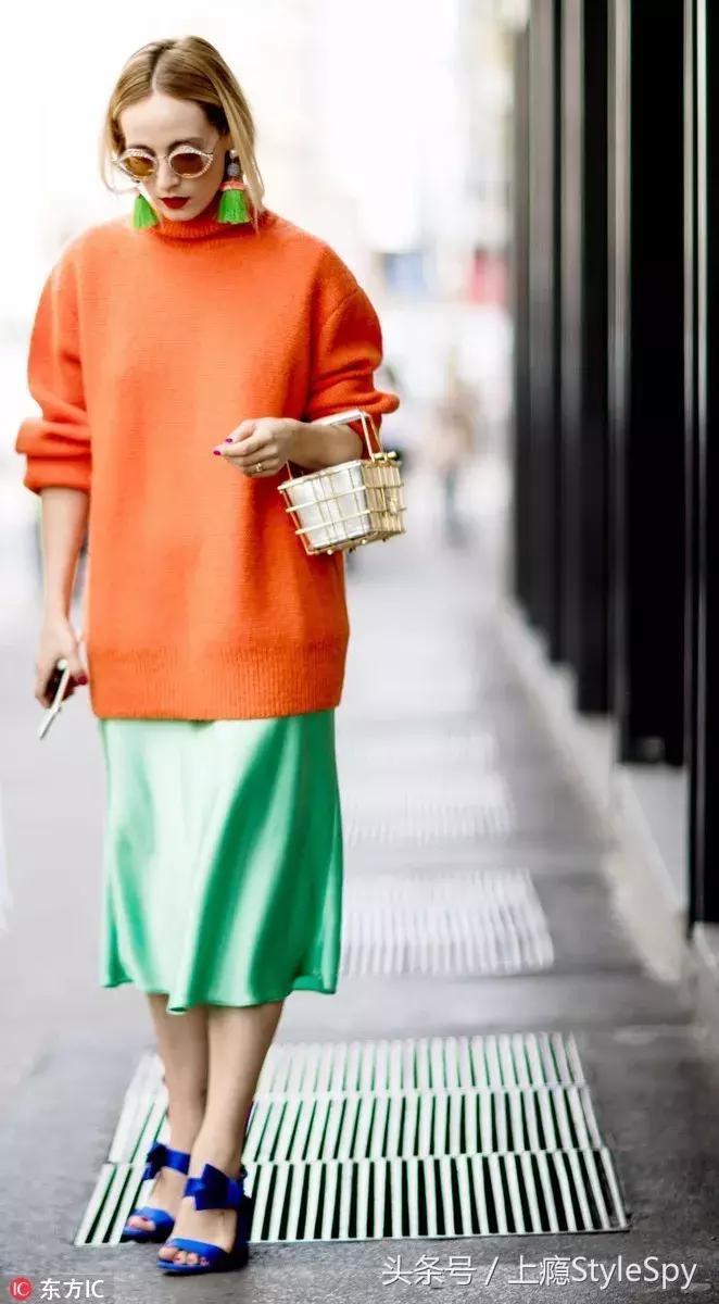 冬天半袖蝙蝠衫毛衣搭配,冬天宽松版的毛衣怎么搭配