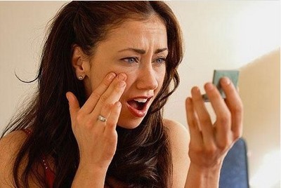 下巴长痘处怎么护肤,下巴闭口粉刺用什么护肤