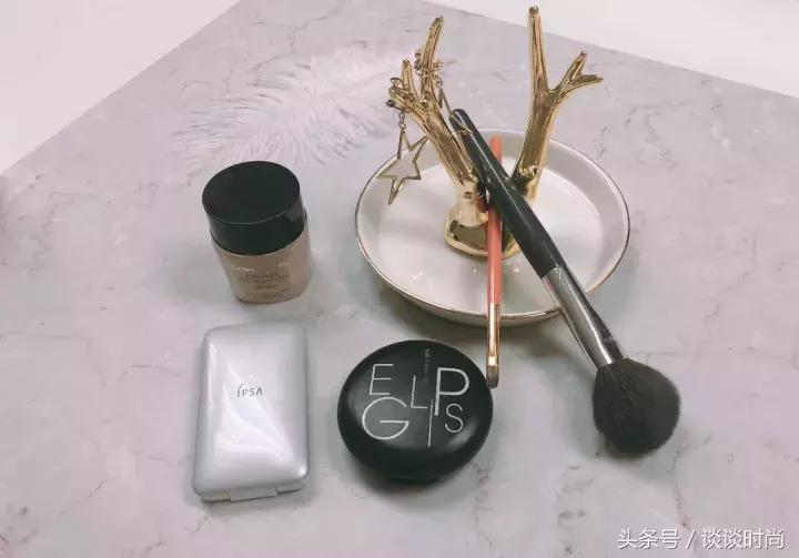 遮黑眼圈泪沟快速教程,新手如何遮泪沟黑眼圈